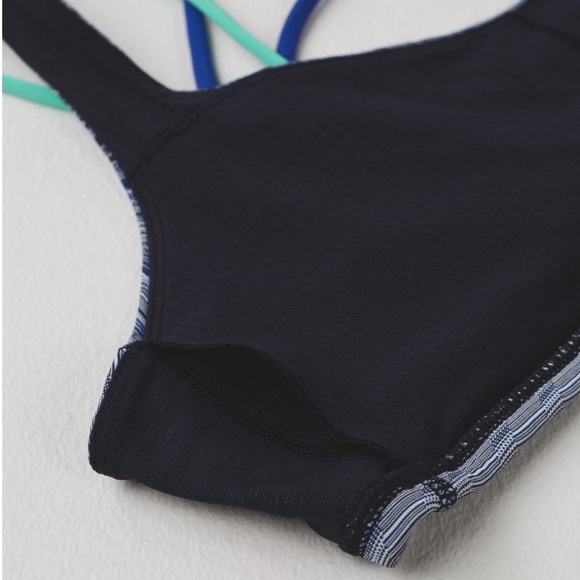 Lululemon Free To Be Bra
Space Dye Twist Sapphire Blue Multi - Picture 10 of 10